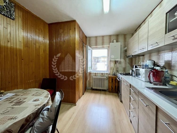 Apartament cu 4 camere decomandat, mobilat în Mărăști