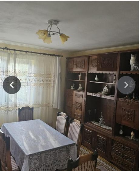 Casă individuală cu 10 camere cu Canalizare în Izbuc