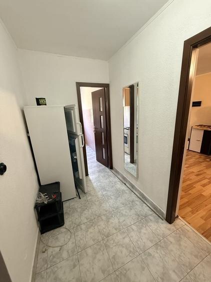 Apartament 2 camere semideomandat,etaj 1 - 2