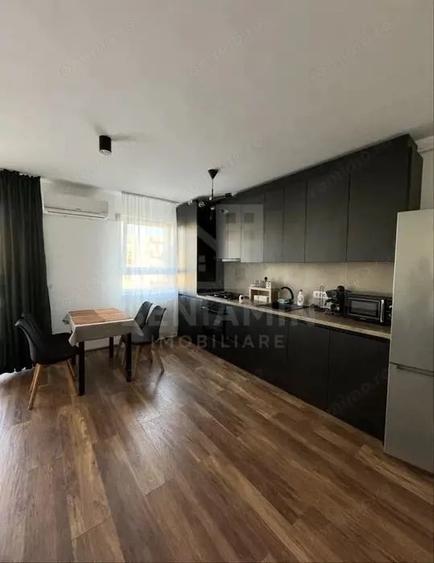 Apartament cu 2 camere decomandat în Tractorul