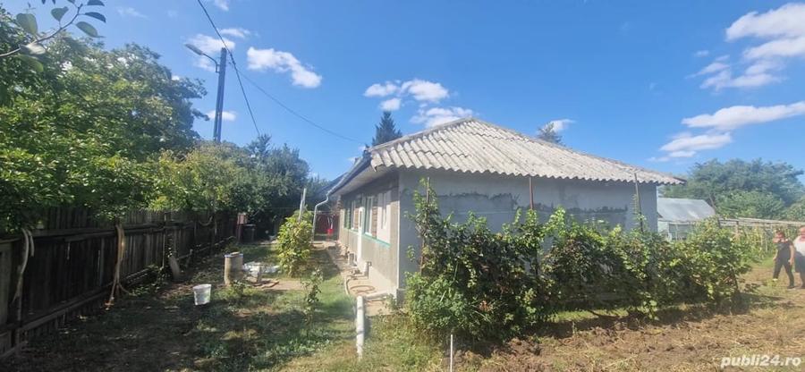 Casă cu 3 camere cu Teren 2100 Mp în Livedea