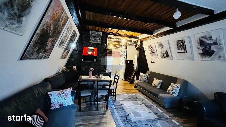 Casă cu 4 camere cu Teren 959 Mp în Lăzăreni