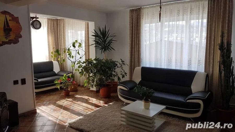 Casă cu 5 camere cu Teren 2100 Mp în Malu cu Flori