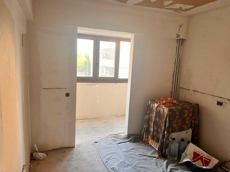 Apartament cu 3 camere decomandat în Ultracentral