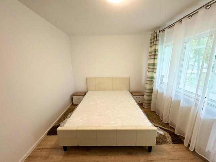 Apartament cu 2 camere semidecomandat în Podu Roș