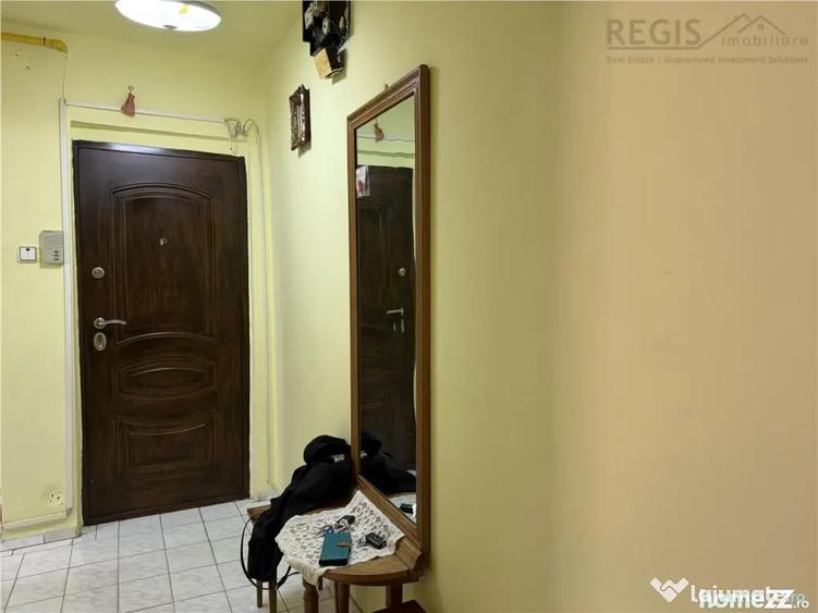 Apartament cu 3 camere semidecomandat în Astra