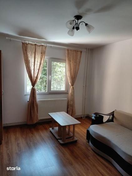 Garsonieră decomandată în Central
