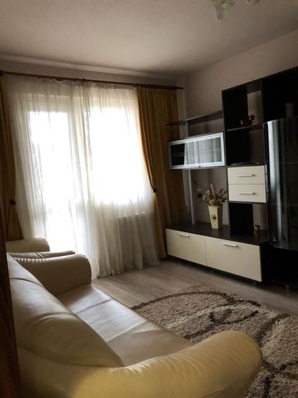Apartament cu 2 camere semidecomandat în Rogerius