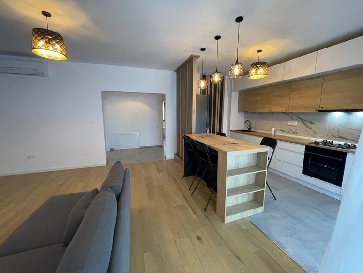 Apartament cu 3 camere decomandat, mobilat în Băneasa — fotografia 3