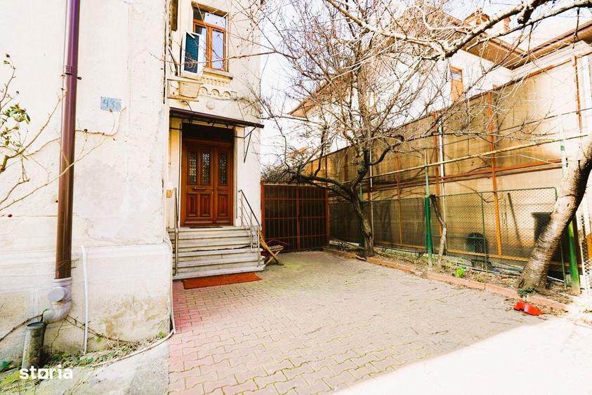 Apartament cu 3 camere în Aviatorilor