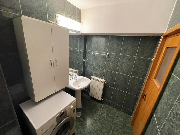 Apartament cu 3 camere decomandat în Unirii