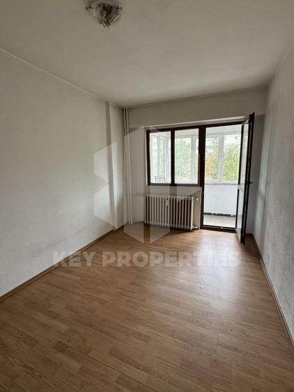 Apartament cu 4 camere decomandat în Pantelimon