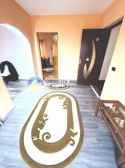 Casă cu 3 camere cu Teren 1300 Mp în Slobozia (Roznov)