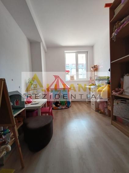 Apartament cu 3 camere decomandat în Brâncoveanu