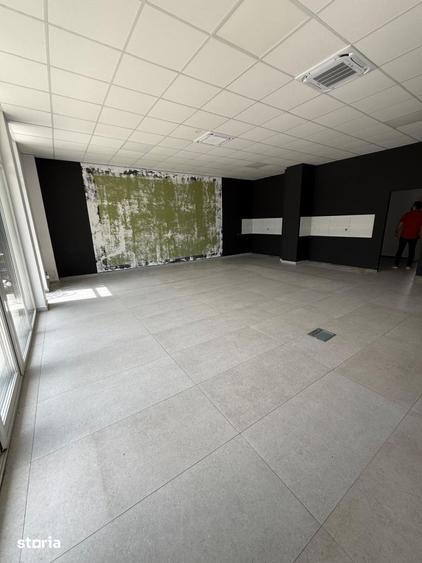Spațiu comercial, de 89.2 mp, în Florești