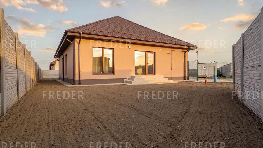 Duplex cu 3 camere cu Canalizare în Dascălu