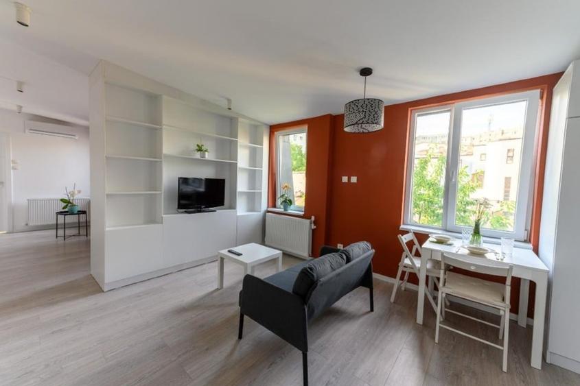 Apartament cu 2 camere nedecomandat, mobilat în Obor