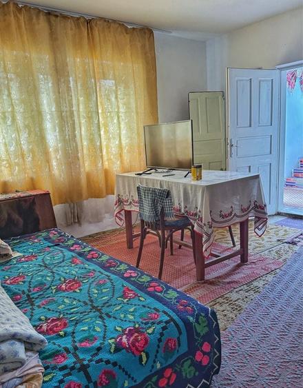 Casă cu 4 camere în Exterior Vest
