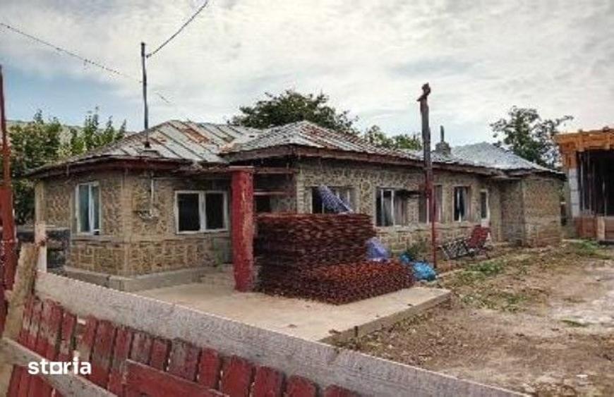 Casă cu 3 camere cu Teren 281 Mp în Central
