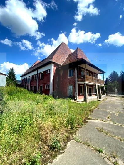 Spațiu comercial, de 594 mp, în Ozun