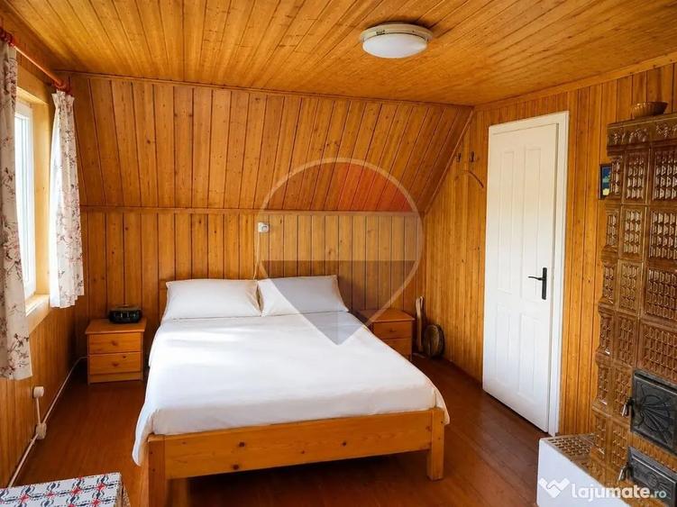 Casă cu 4 camere cu Teren 930 Mp în Vale