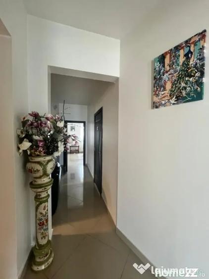 Casă cu 4 camere cu Teren 400 Mp în Central