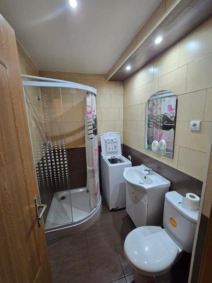Apartament cu 2 camere decomandat, mobilat în Central