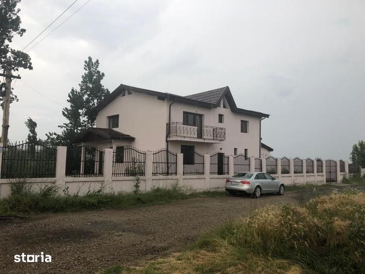 Casă cu 6 camere cu Teren 500 Mp în Petrăchioaia