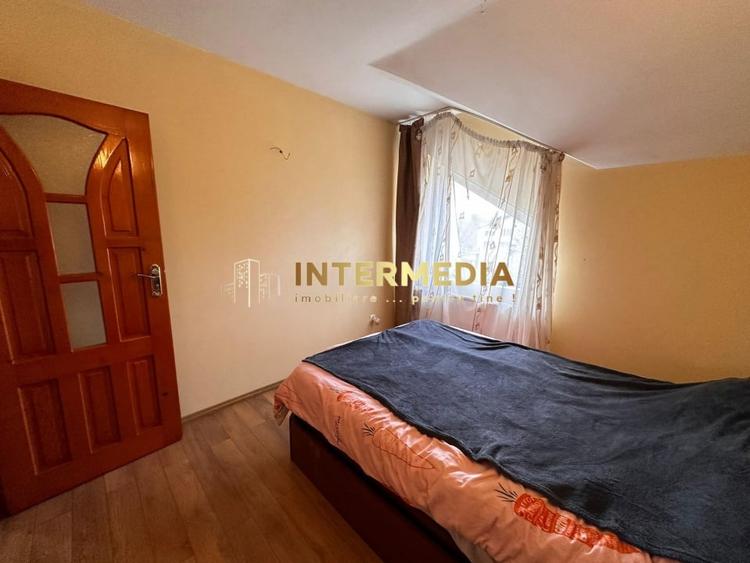 Casă individuală cu 3 camere cu Canalizare în Central