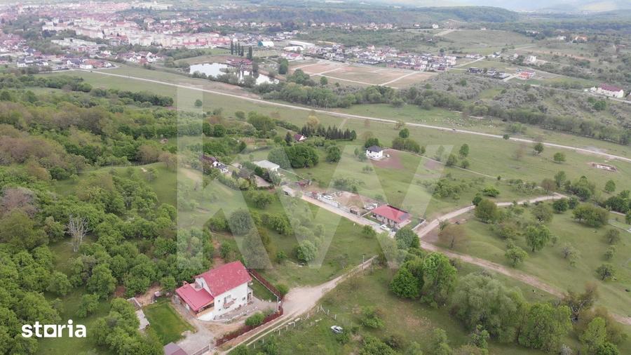 Teren de 855 mp, în Central