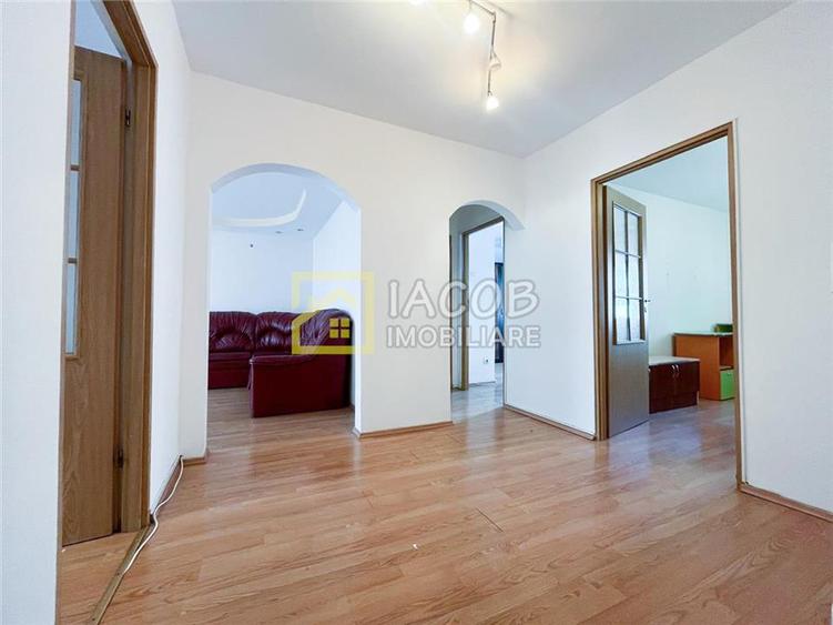 Apartament cu 3 camere decomandat în Central