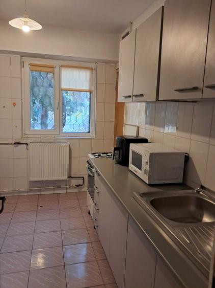 Apartament cu 3 camere decomandat în Exterior Vest