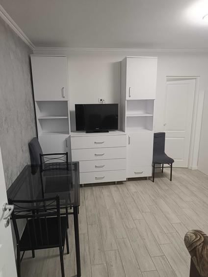 Apartament cu 2 camere decomandat în Est