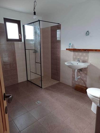 Casă cu 4 camere în Răscruci