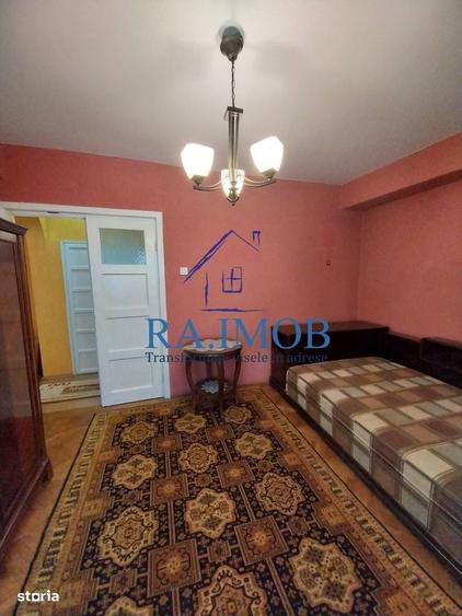 Apartament cu 3 camere semidecomandat în Ultracentral