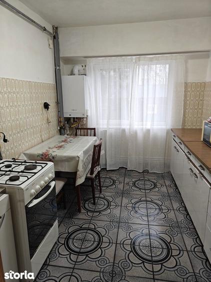 Apartament cu 3 camere, mobilat în Casa de Cultură