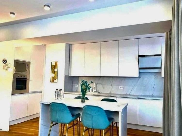 Apartament cu 3 camere decomandat în Herăstrău