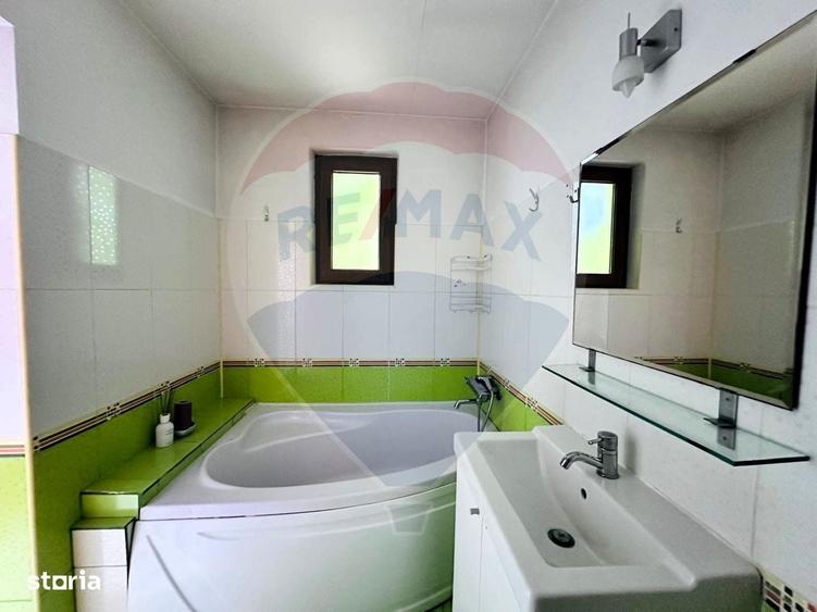 Casă cu 4 camere în Gulia
