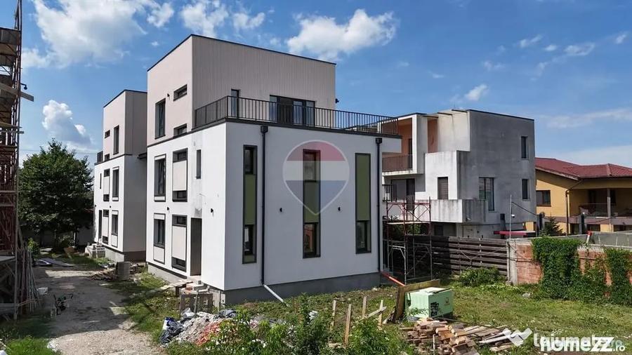 Casă cu 7 camere cu Teren 300 Mp în Ultracentral
