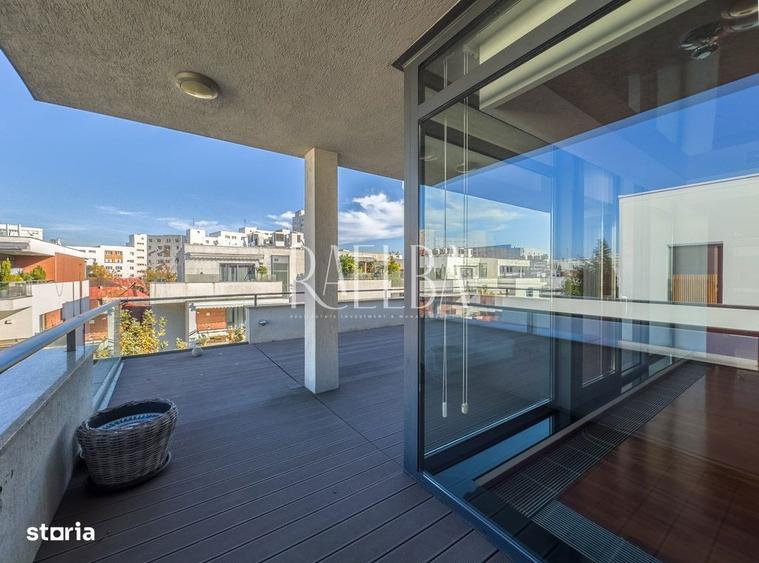 Apartament cu 4 camere, mobilat în Capitale