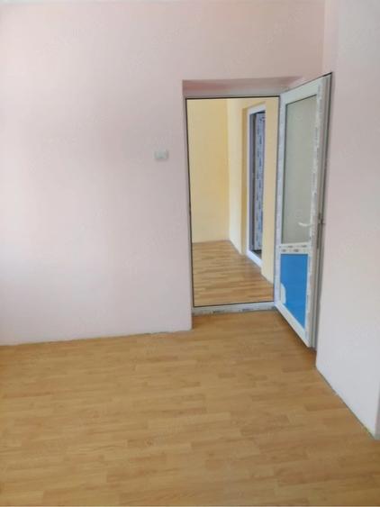 Casă cu Teren 200 Mp în Central
