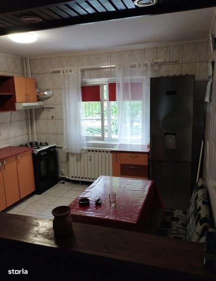 Apartament cu 3 camere în Brâncoveanu