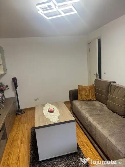 Apartament cu 2 camere decomandat, mobilat în Tătărași