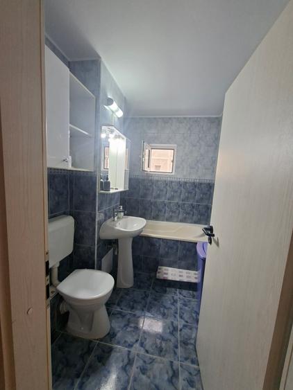 Apartament cu 4 camere decomandat în Aradului