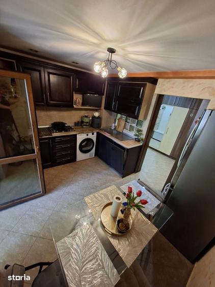 Apartament cu 4 camere în Ostroveni