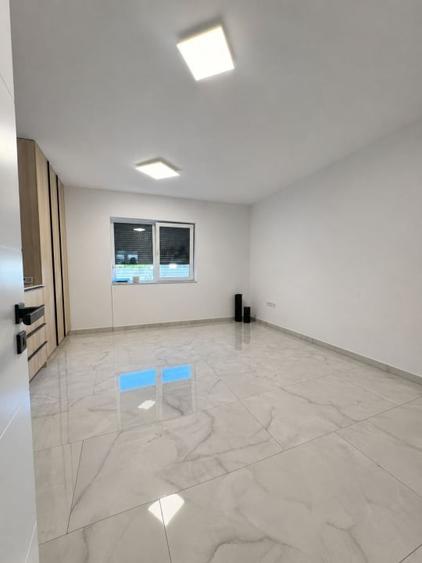 Casă individuală cu 2 camere cu Canalizare în Săsar
