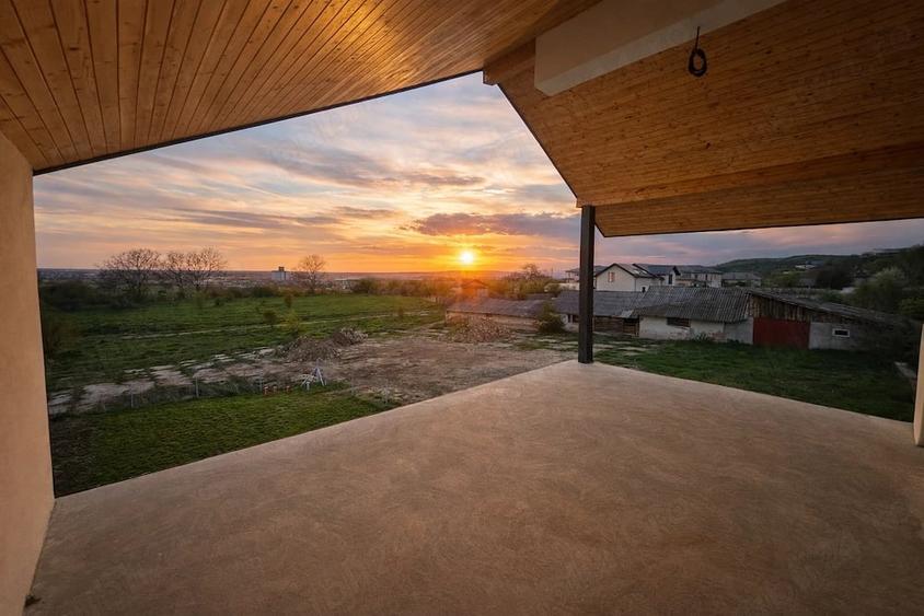 Casă cu Teren 400 Mp în Central