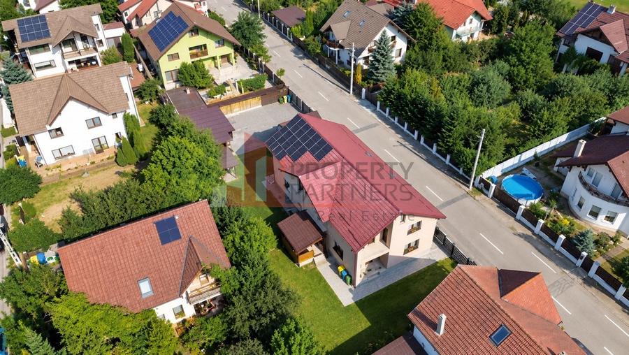 Casă individuală cu 4 camere cu Canalizare în Cristian