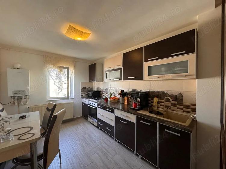 Apartament cu 3 camere decomandat în Dorobanți