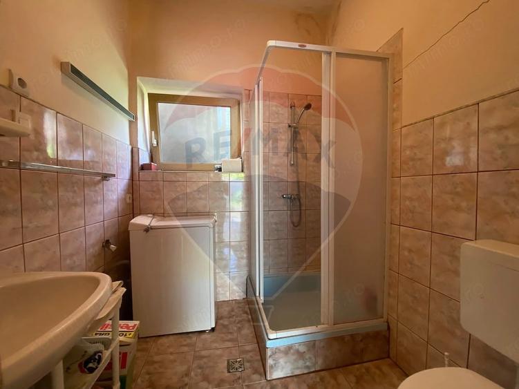 Casă cu 4 camere cu Teren 2174 Mp în Motiș